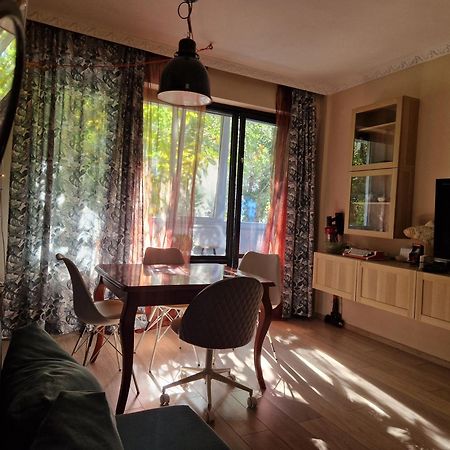 Homey Art Apartment Next To Drujba Lake Metro Stations And Bul.Tsarigradsko Shose Sofia Exteriör bild